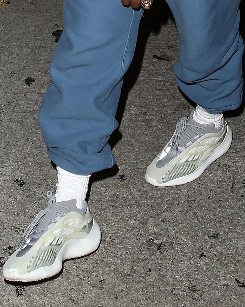 Kanye spotted in new yeezys